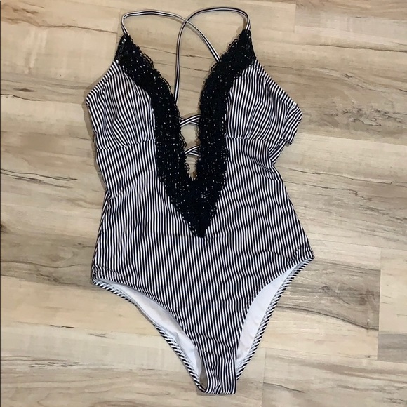 One Piece Cupshe Black & White Striped Swimsuit - Picture 2 of 3